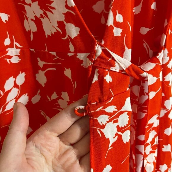 J Crew Mini Floral Wrap Dress Red Size 6 - Picture 8 of 9